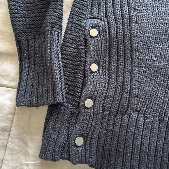 Calvin Klein sweater - Picture 2 of 4